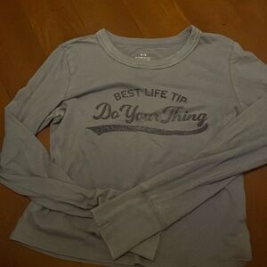 i am selling a blue aerie long sleeve top